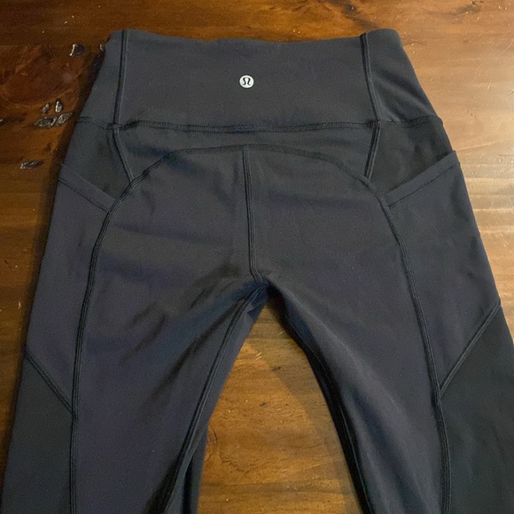 LULULEMON BLACK HIGH WAISTED REFLECTIVE YOGA PANTS🍋 - Picture 2 of 16